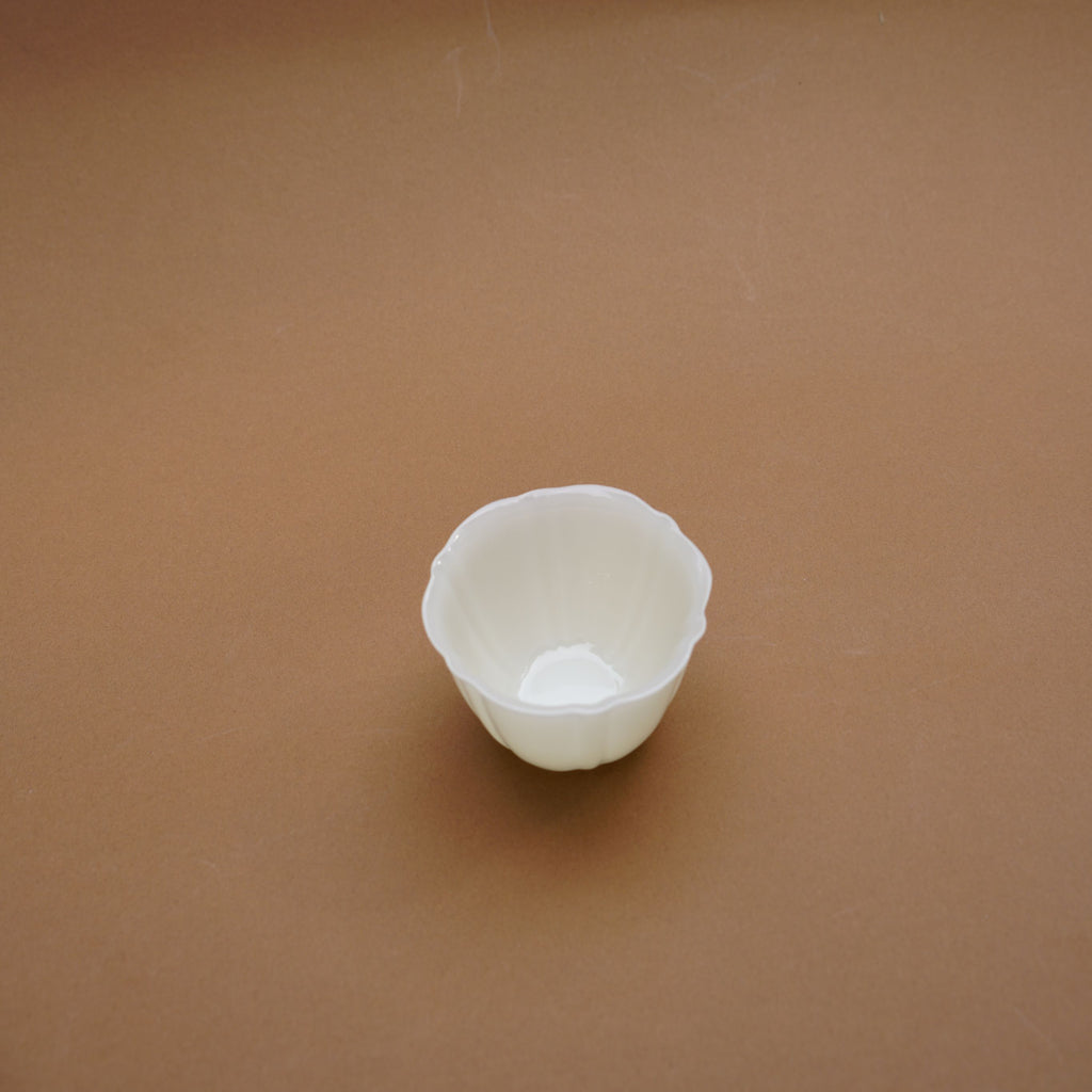 Dehua "Blanc de Chine" Chrysanthemum Petal Tea Cup